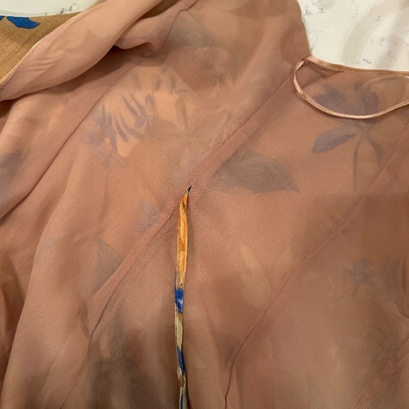 ASTR THE LABEL | Sleeveless floral midi wrap dress - Picture 9 of 10